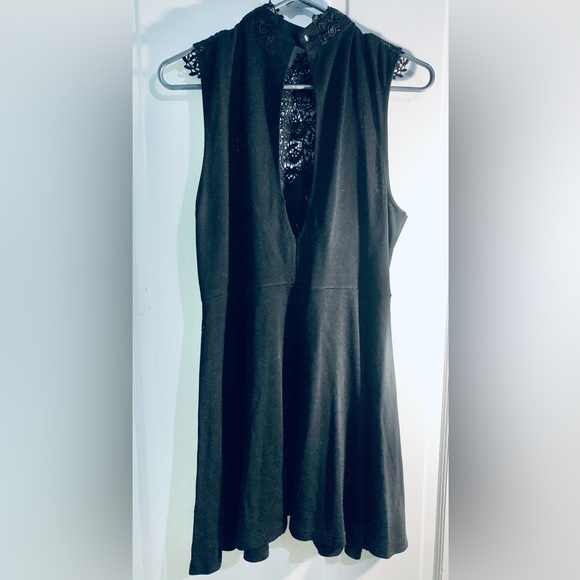 [SOPHIA] Lace High Neckline Dress - Picture 4 of 5